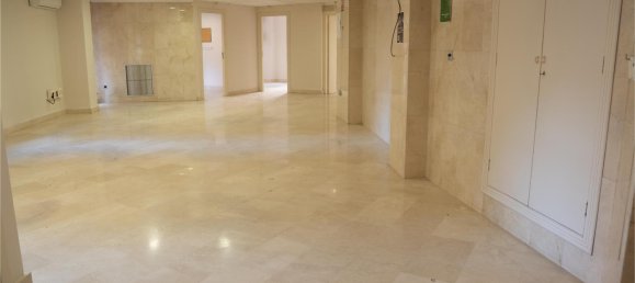 330m² Commercial property in Alicante, Spain No. 10867 22
