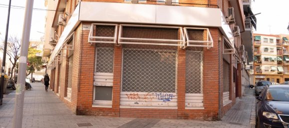330m² Commercial property in Alicante, Spain No. 10867 2