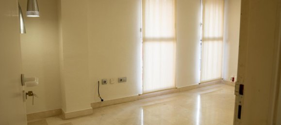 330m² Commercial property in Alicante, Spain No. 10867 25