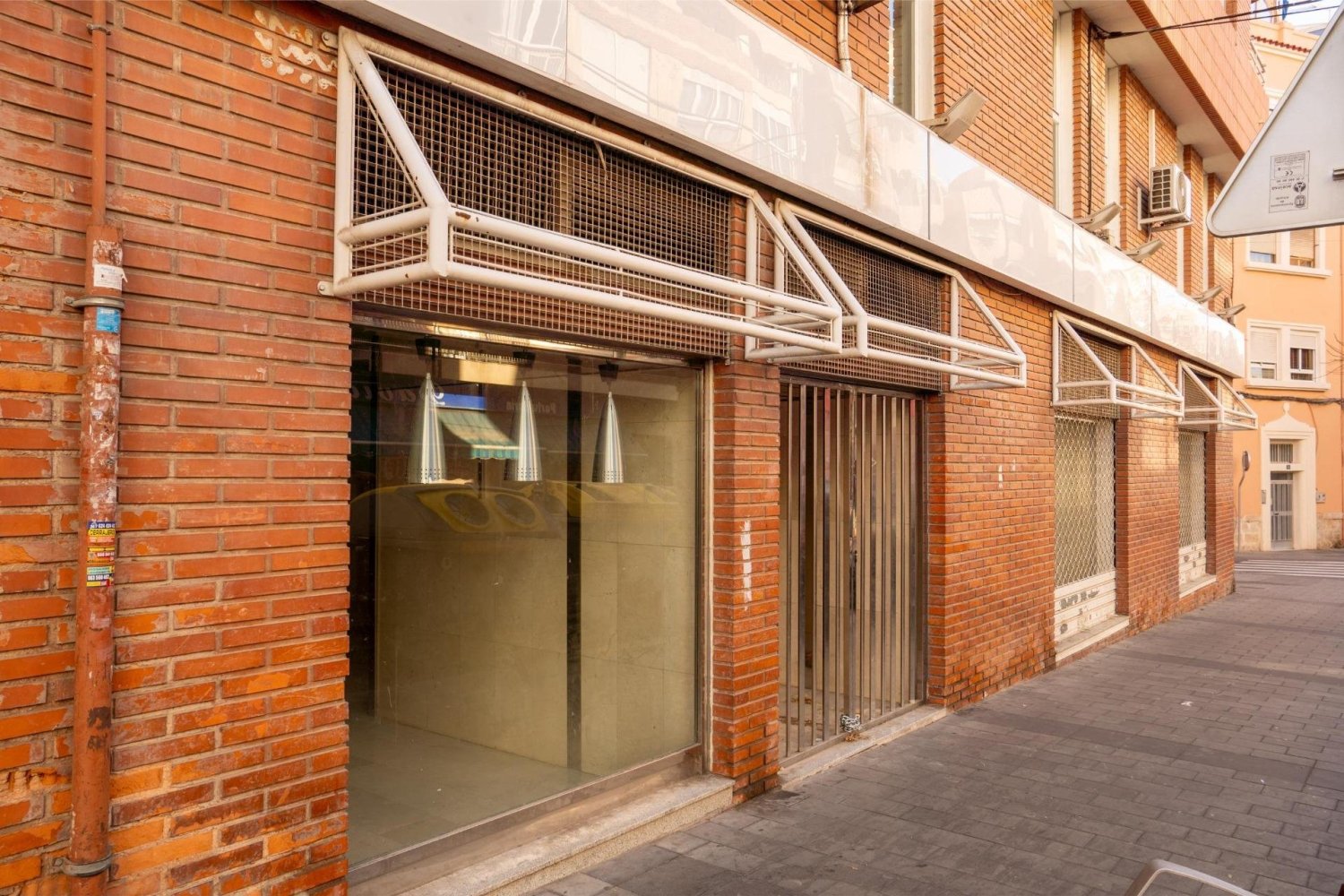 330m² Commercial property in Alicante, Spain No. 10867