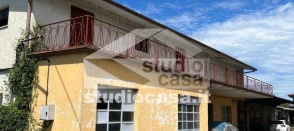 1000m² Commercial property in Urgnano, Italy No. 304609 3