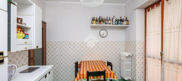 2 bedrooms Apartment in Turin, Italy No. 311238 11