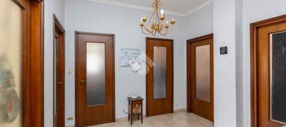 2 bedrooms Apartment in Turin, Italy No. 311238 6