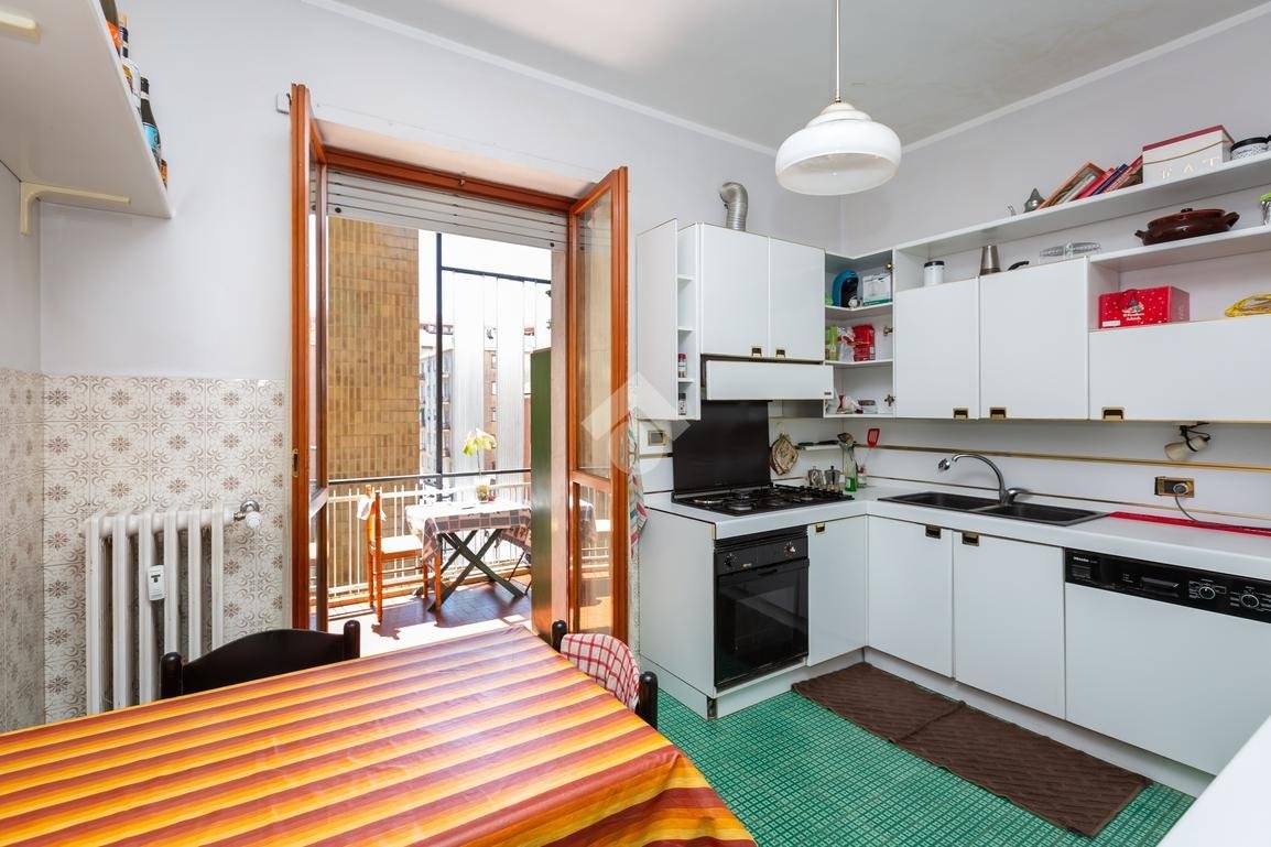 2 bedrooms Apartment in Turin, Italy No. 311238