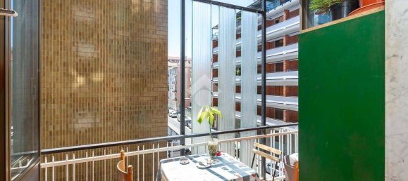 2 bedrooms Apartment in Turin, Italy No. 311238 8