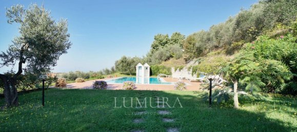 6 bedrooms Villa in Massarosa, Italy No. 235036 14