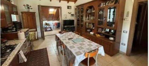 2 bedrooms Apartment in Varese, Italy No. 261745 2