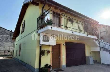 2 غرف نوم شقة في Varese, Italy رقم 261745