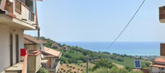 5-salle Appartement à Colonnella, Italy No. 98375 2