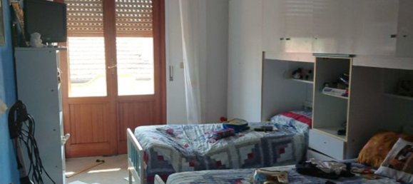 5-salle Appartement à Colonnella, Italy No. 98375 10