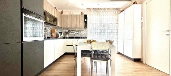 3 rooms House in L'Aquila, Italy No. 379116 7