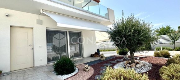 3 rooms House in L'Aquila, Italy No. 379116 2