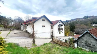  Land in Klosterneuburg, Austria No. 195908