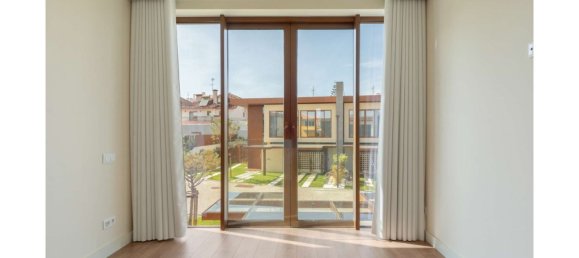 4 bedrooms Villa in Cascais, Portugal No. 34093 18