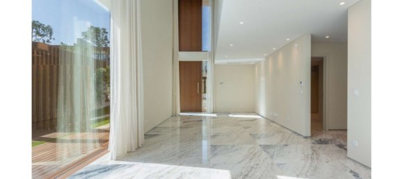 4 bedrooms Villa in Cascais, Portugal No. 34093 5