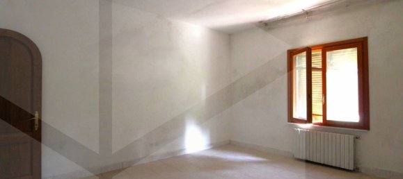 Apartamento de 3 divisões em Pontedera, Italy N.º 27946 6