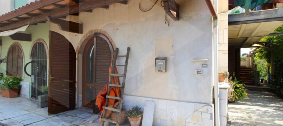 Apartamento de 3 divisões em Pontedera, Italy N.º 27946 11