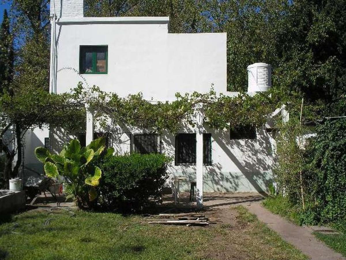 4 bedrooms House in Ituzaingo, Argentina No. 10574