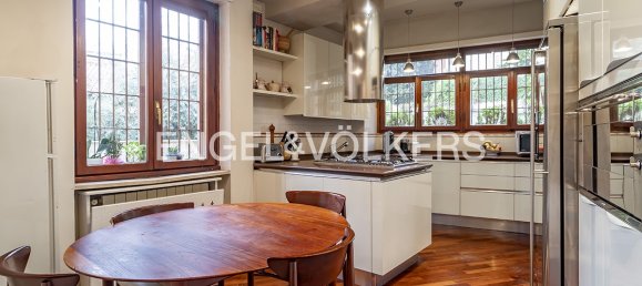 4 bedrooms Apartment in Rome, Italy No. 102290 8