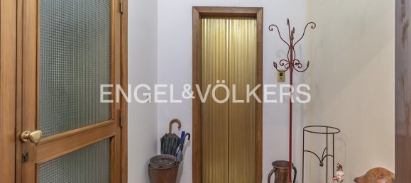 4 bedrooms Apartment in Rome, Italy No. 102290 25