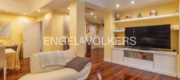 4 bedrooms Apartment in Rome, Italy No. 102290 2