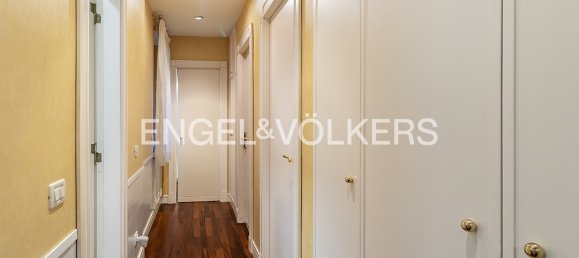 4 bedrooms Apartment in Rome, Italy No. 102290 11