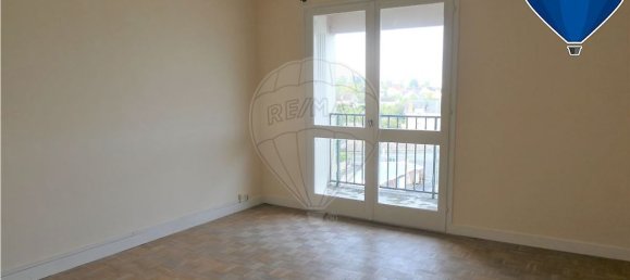 Apartamento de 2 dormitorios en Bourges, France No. 62328 5