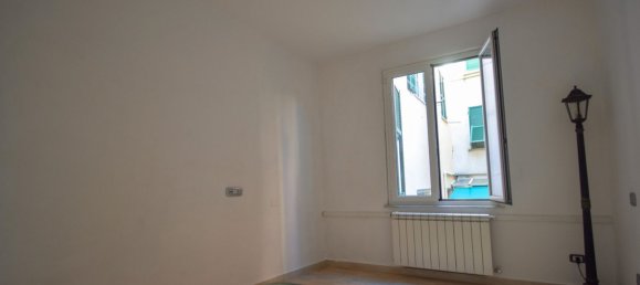 3 rooms Apartment in Genoa, Italy No. 77791 15