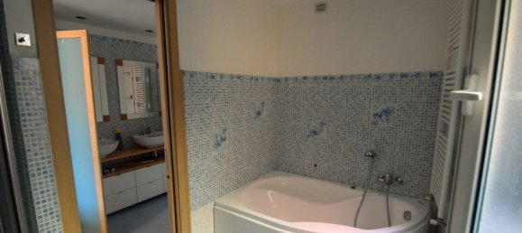 3 rooms Apartment in Genoa, Italy No. 77791 20
