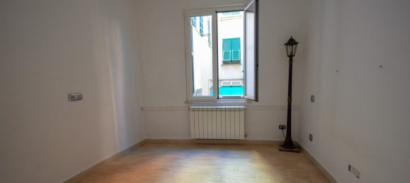 3 rooms Apartment in Genoa, Italy No. 77791 14