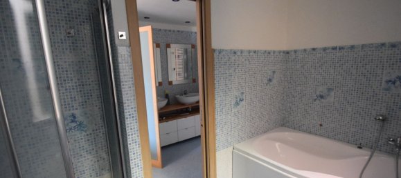 3 rooms Apartment in Genoa, Italy No. 77791 24