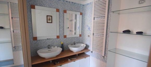 3 rooms Apartment in Genoa, Italy No. 77791 19