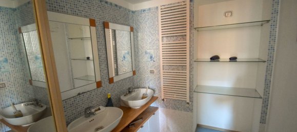 3 rooms Apartment in Genoa, Italy No. 77791 31