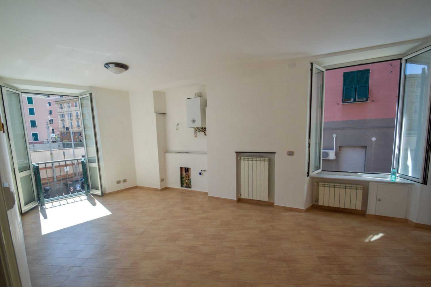 3 rooms Apartment in Genoa, Italy No. 77791