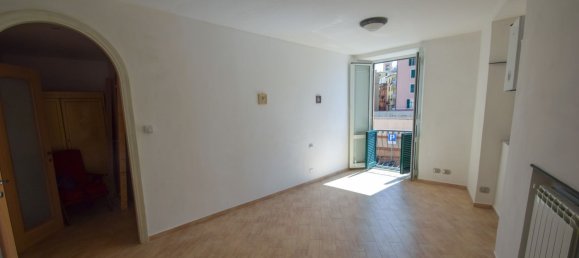 3 rooms Apartment in Genoa, Italy No. 77791 8
