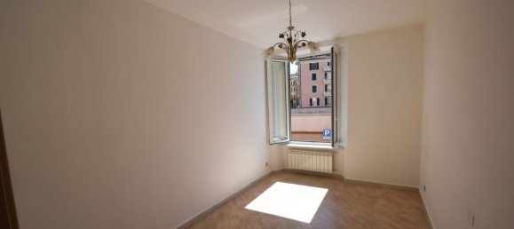 3 rooms Apartment in Genoa, Italy No. 77791 10