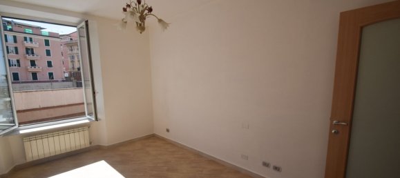 3 rooms Apartment in Genoa, Italy No. 77791 9