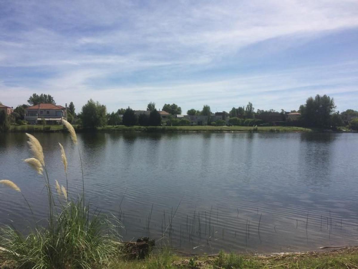  Land in Tigre, Argentina No. 117139