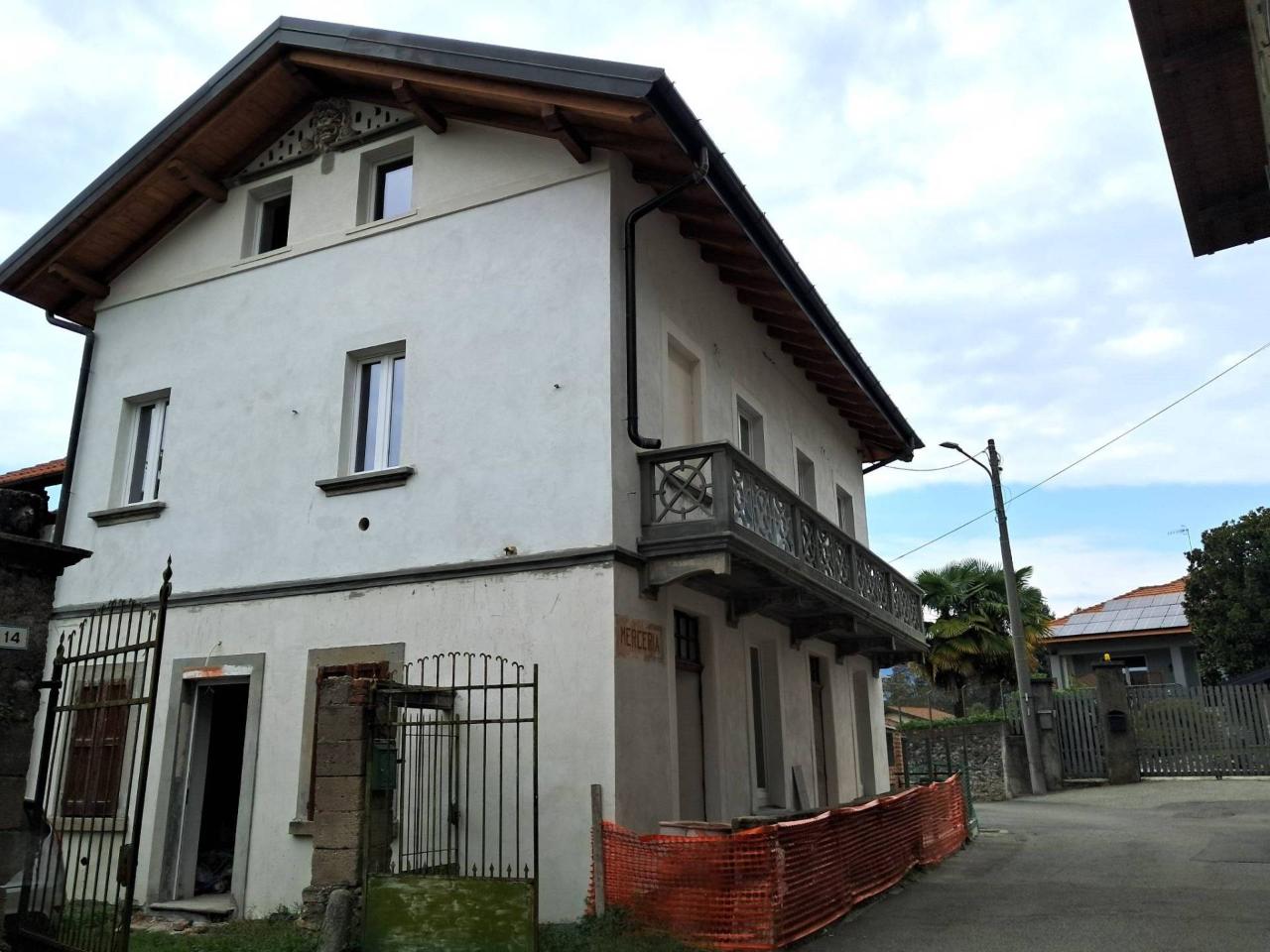 3-Zimmer Wohnung in Cocquio-Trevisago, Italy, Nr. 117348