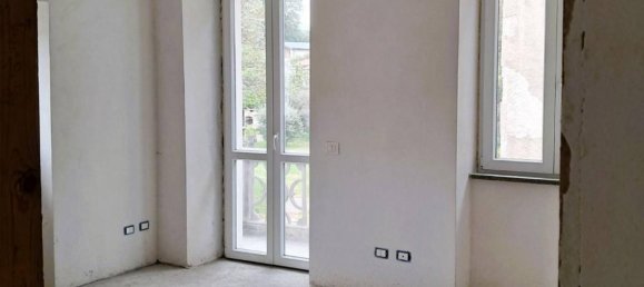 3-Zimmer Wohnung in Cocquio-Trevisago, Italy, Nr. 117348 11