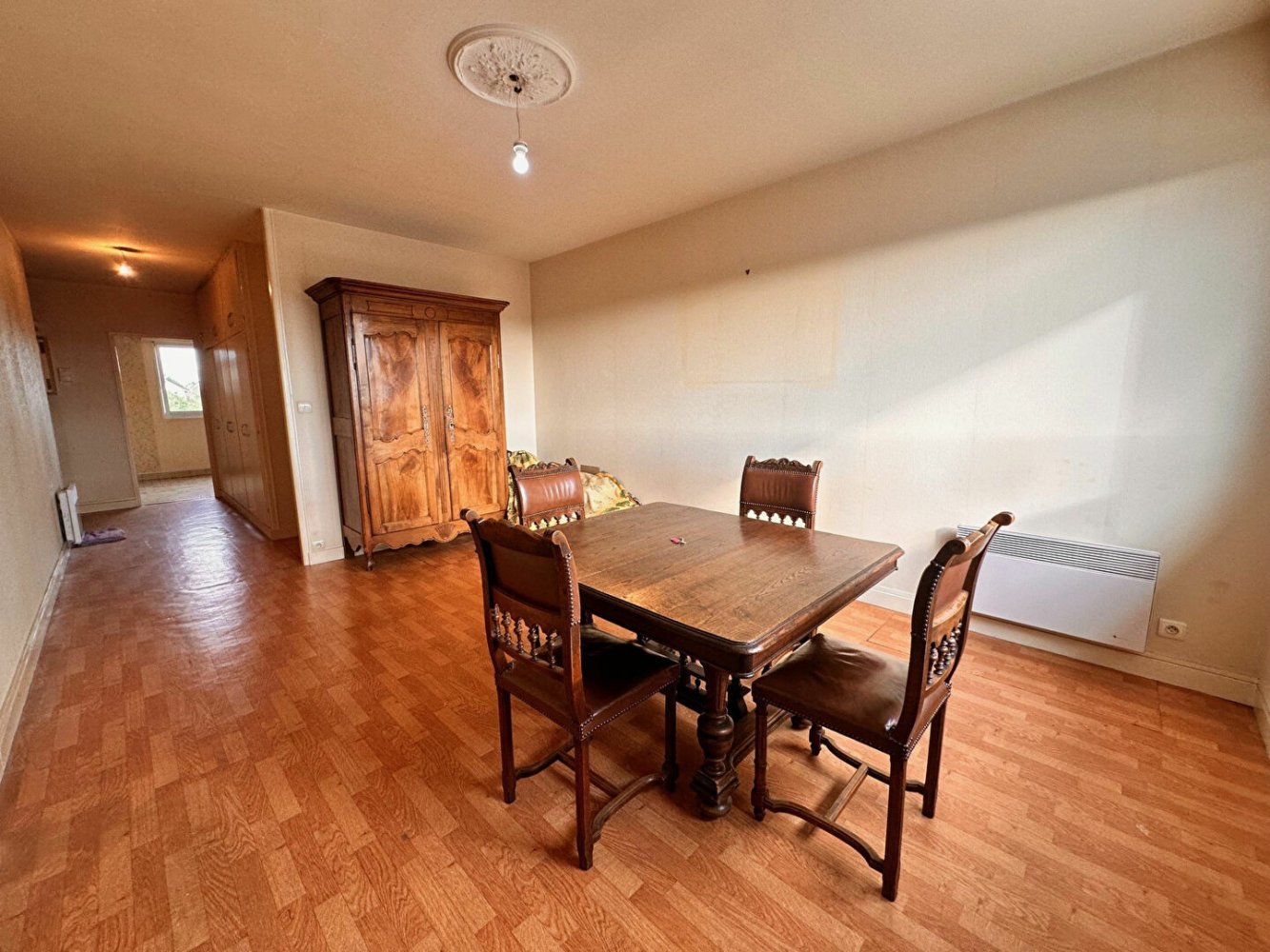 Apartamento de 2 dormitorios en Saint-Florent-sur-Cher, France No. 235495