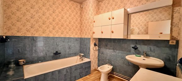 Apartamento de 2 dormitorios en Saint-Florent-sur-Cher, France No. 235495 5