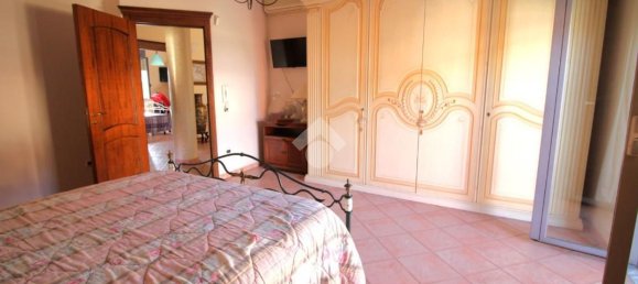 5 rooms Villa in Villa di Briano, Italy No. 120910 12