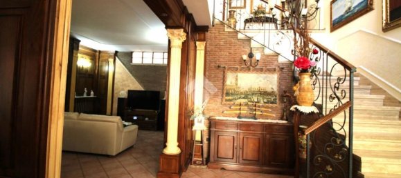 5 rooms Villa in Villa di Briano, Italy No. 120910 3