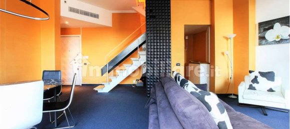 2 bedrooms Apartment in Milan, Italy No. 360120 9