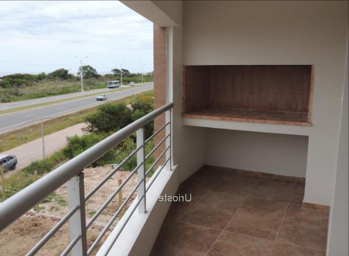3 bedrooms Apartment in Canelones, Uruguay No. 12912
