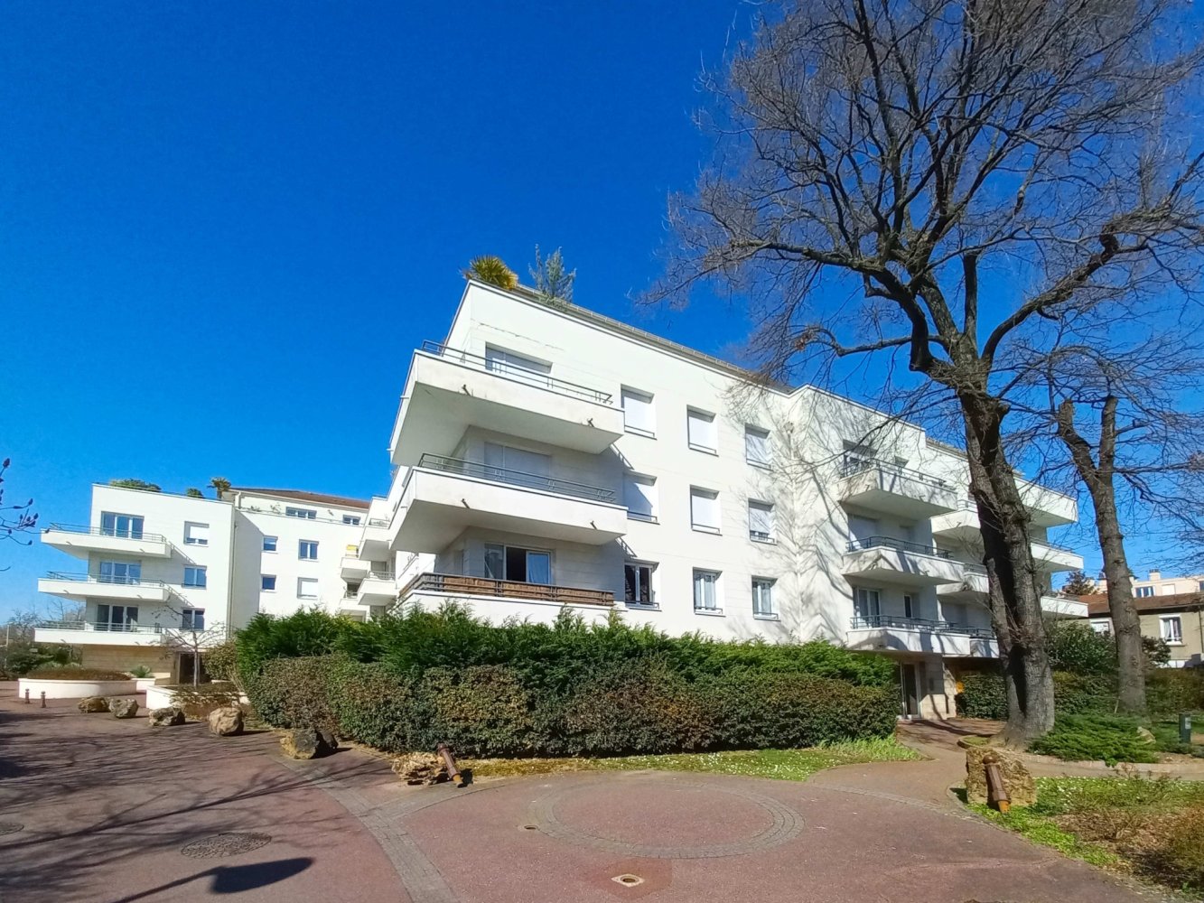 2 bedrooms Apartment in Creteil, France No. 122753