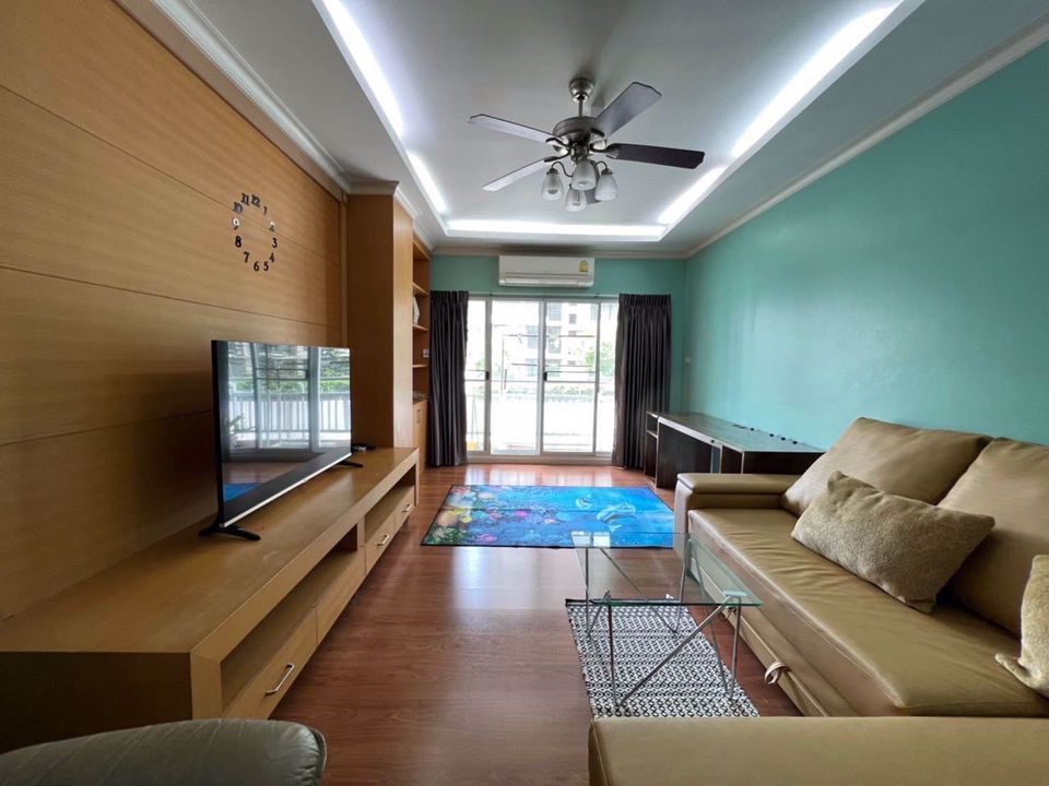 3 bedrooms Condo in Watthana, Thailand No. 4441