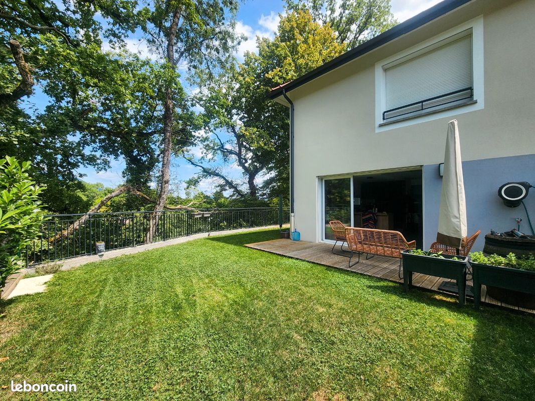 3 bedrooms House in Echenevex, France No. 286574