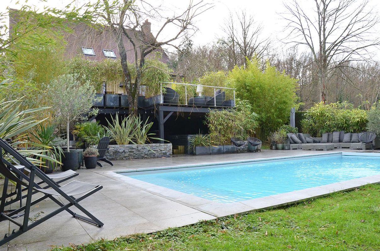 Casa de 4 dormitorios en Dampierre-en-Yvelines, France No. 145321